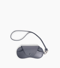 Etui à lunettes charms en cuir grainé