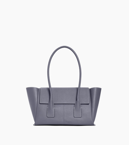 Sac cabas moyen modèle à rabat Elena en cuir grainé