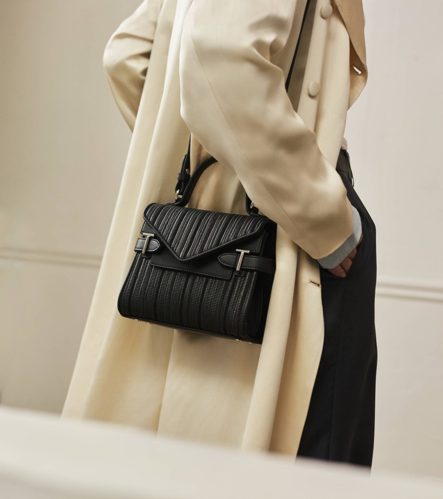 Petit sac à main double rabat Emilie en cuir tressé réemployé