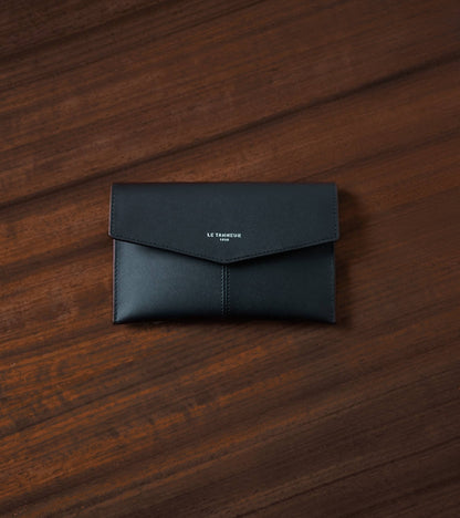 Pochette enveloppe moyen modèle Charlotte en cuir lisse